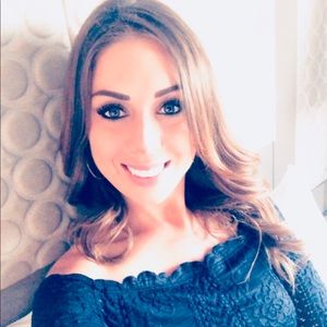 Meet your Posher, Laura